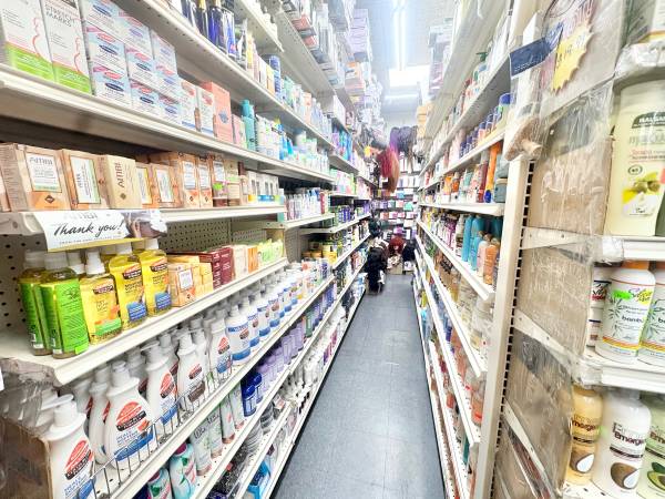 $4,000 / 1000ft2 - BEAUTY SUPPLIES STORE FOR SALE! CURRENT GROSS $336,000.00 YEARLY! DEAL (BEDFORD STUYVESANT)63809042232451124