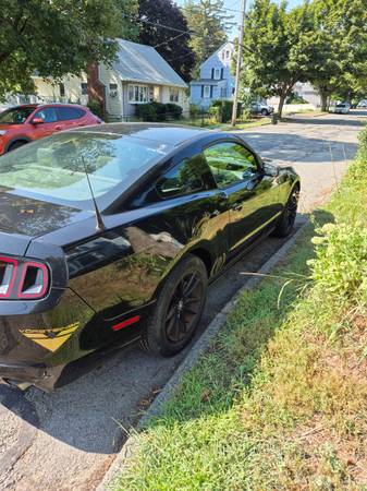 2013 mustang coupe - $7,800 (Beverly)63486424719619121