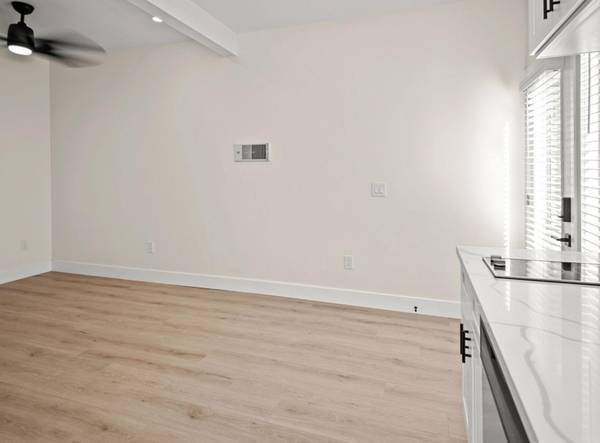 $2,695 / 2br - Renovated 2 Bed/2 Bath || Ceiling Fans // Dishwasher, Garbage Disposal (San Diego)63701605691011122
