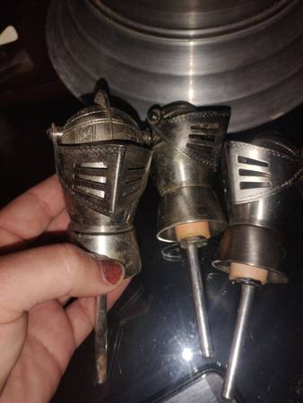 Medieval knights bottle toppers 1