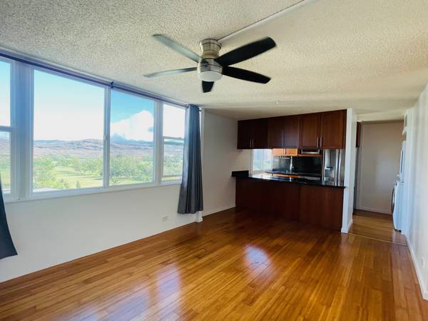 $3,100 / 3br - 816ft2 - Fairway Gardens Condo in Salt Lake, Small Pets OK!! (Salt Lake)63939398999298122