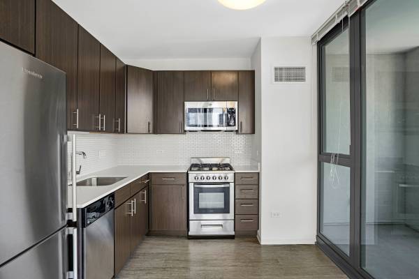 $3,874 / 2br - Stylish 2 Bedroom 2 Bath in Vibrant River North - W/D in unit (River North)63781678271489123