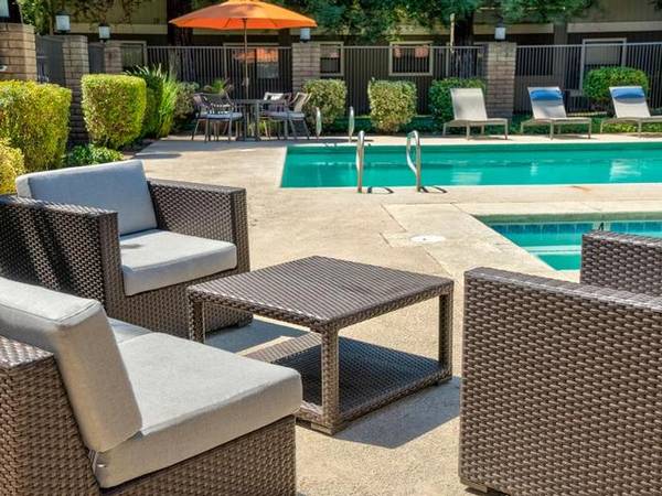 $1,650 / 1br - 730ft2 - Covered Parking, Balcony, Swimming Pool, Carpeting (Turlock, CA.)63970159666691123