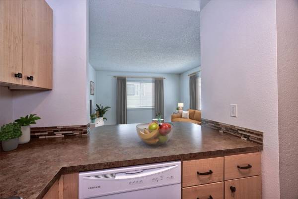 $1,359 / 2br - 750ft2 - 💰 Your Bank Account Will Thank You 💳 2BR $1359 + 6 Weeks FREE! (2600 T St, Vancouver, WA)63956644543363122