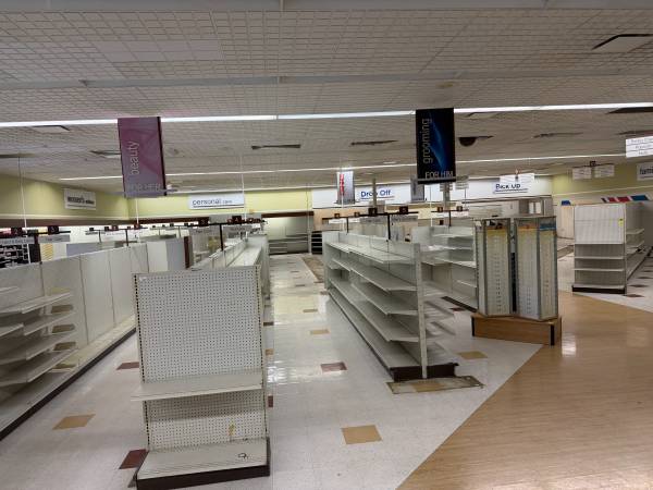 Gondola Shelving,Wall Units, Pharmacy Shelves and Store Displays 1