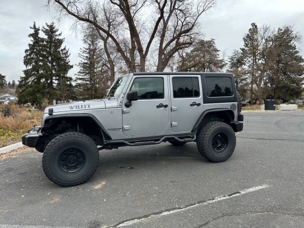 2016 jeep Wrangler unlimited Willy’s (low miles) 1