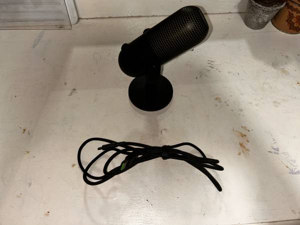 Razer Desktop Microphone 1