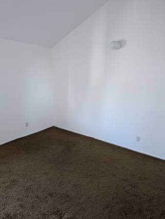 $1,400 / 1br - Cozy room for rent in Rockridge townhome (oakland rockridge / claremont)63946803796867121