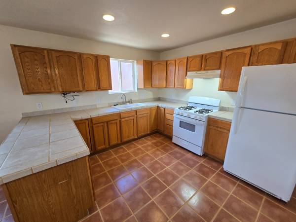 $1,700 / 3 habitaciones - 606 Sunset Road (Taos)63806092431235122