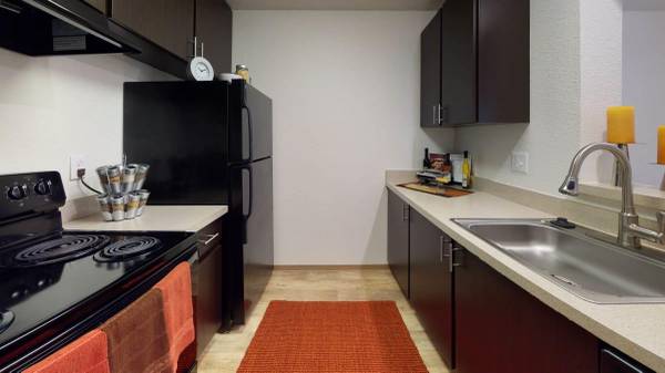 $1,799 / 2br - 911ft2 - Fitness Center, Basketball Court, Dog Park, Walking Trails (Paine Field-Lake Stickney)63929304004738120