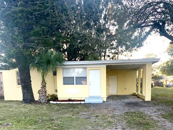 $1,550 / 2br - 816ft2 - Fort Pierce 2 Bedroom Home for Rent (Fort Pierce)63799685097347120