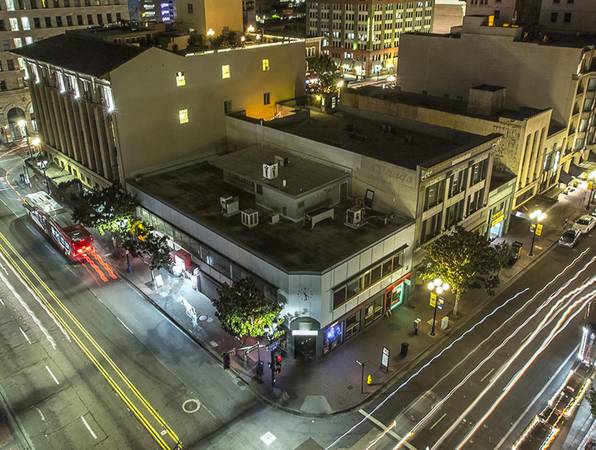 $2,695 / 1br - Oversized Windows w/ Vaulted Ceilings, Hard Flooring - One Bedroom (Gaslamp Quarter / Downtown)63998601229955124