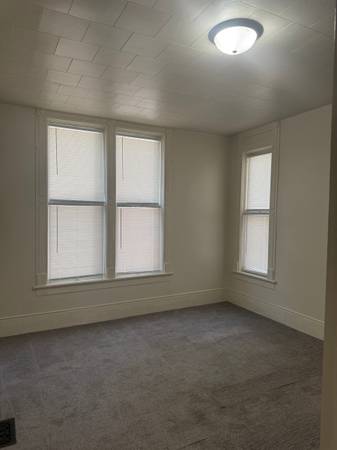 $950 / 3br - 3 bdrm, 1.5 bath house (Red Oak, IA)63968760794883124