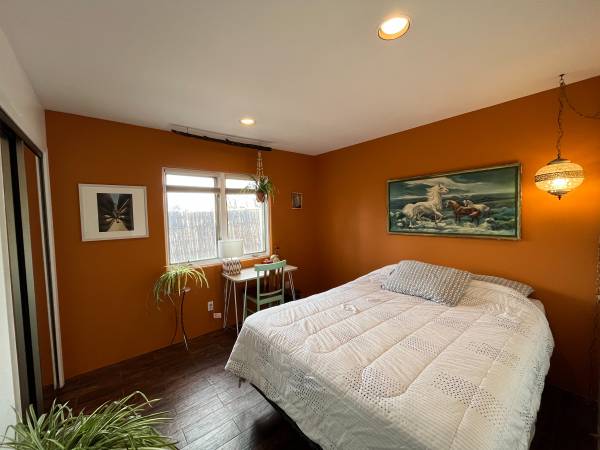 $1,300 / 2br - 1080ft2 - Room for Rent – Centrally Located, Furnished (Cerrillos Estates)63806092379395120