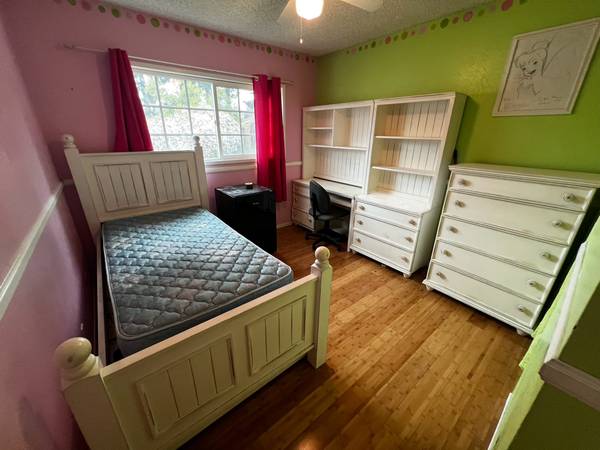 Four piece solid wood bedroom set 1