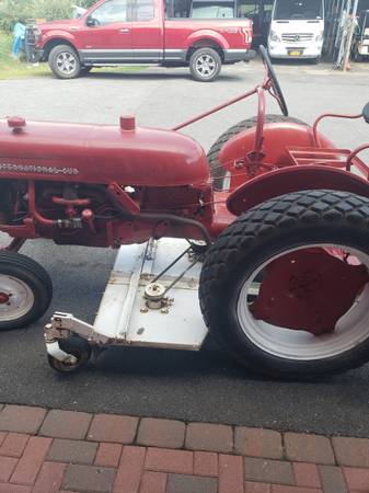 1957 Cub lowboy 6ft mower international tractor 1
