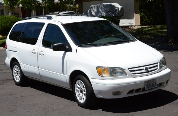 2003 Toyota Sienna LE 129,370 millas, remolque de 2", llantas de aleación - $5,900 (walnut creek)63617844182275120