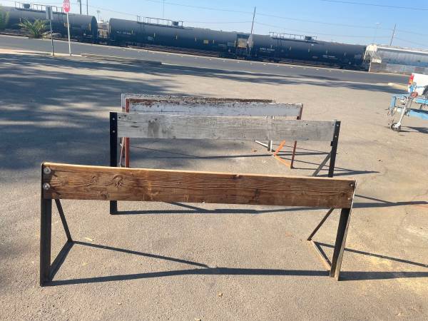 Outboard motor stand          (CL16) 1