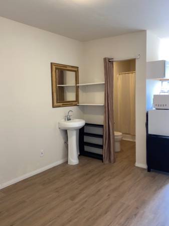 $1,350 / 200ft2 - Mini studio with bathroom (National City)64037044452865122