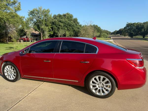 2013 Buick Lacrosse sedán de cuero! ¡Muy pocos kilómetros! - $6,900 (College Station)63470431524483123