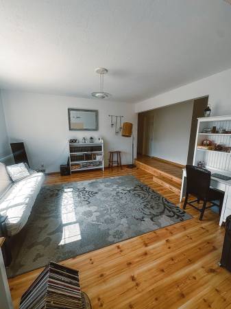 $1,300 / 3br - 100ft2 - Private Room in Updated 3-Bedroom Home – All Utilities Included64009502087041122