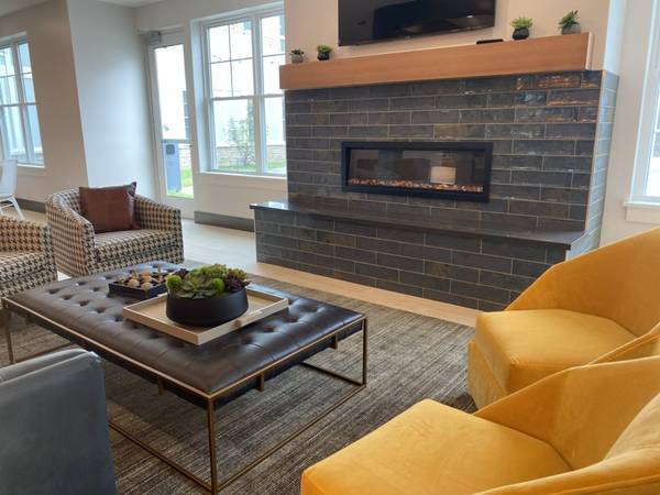 $2,550 / 453ft2 - Studio Pre-Lease for August 2026! All-Inclusive! (Amherst)64016884065025124