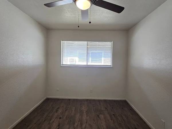 $800 / 2br - Apartamento de dos dormitorios y un baño cerca de Fresno State (Fresno)63873104408961124