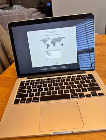 MacBook Pro 13 inch 1