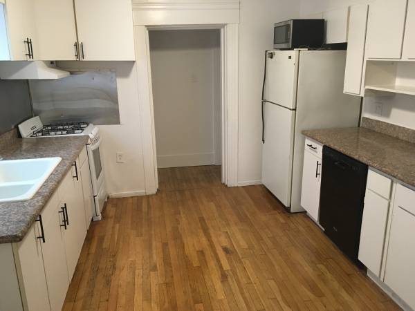 $1,950 / 2br - 1000ft2 - 2 bedroom dupex near Downtown/ West Oakland- Home sweet Home (oakland downtown)63622901849347121