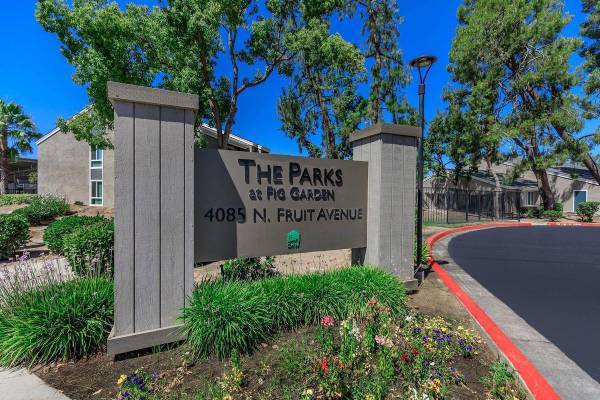 $1,133 / 2br - 1035ft2 - Townhouse Style Floor Plans, Clubhouse with Community Room (Fresno)63798508961025123
