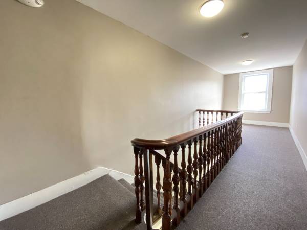 $1,409 / 445ft2 - Large two room studio located in Downtown Manchester! (616 Union Street)63931658198018123