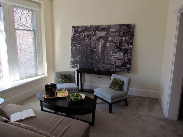 $2,695 / 2br - 977ft2 - 2BR 1BA apt **Below Market Rental** Bright living room, Modern kitchen (san jose downtown)63658045722369121