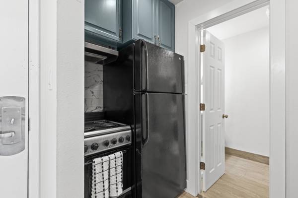 $1750.00 / 1br - 350ft2 - Furnished Studio-Hot Tub/Pool-Studio / 1 Bathroom-FURNISHED- Utilities63674293934977122