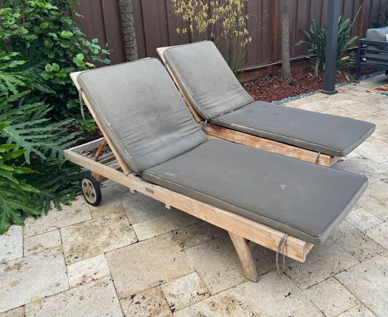 outdoor teak pool lounge chairs 1