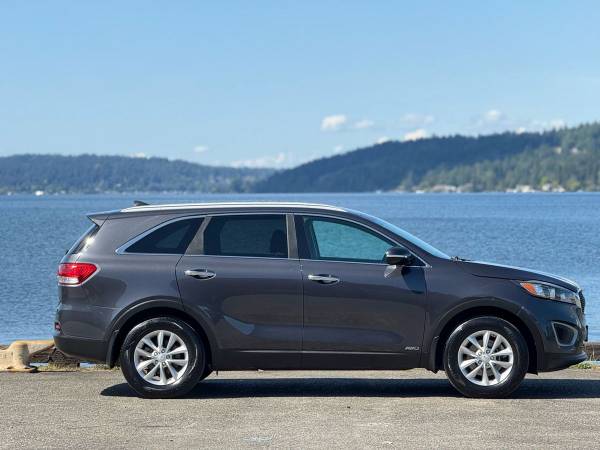 2016 KIA SORENTO LX  87k miles CLEAN TITLE - $10999.00 (SEATTLE)63617194642177124