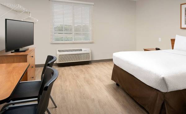 $250 / 1br - Flexible Stays for Short or Long Term - Weekly Rates Available! (120 Brazelton Circle, Madison, AL)63801834383489122