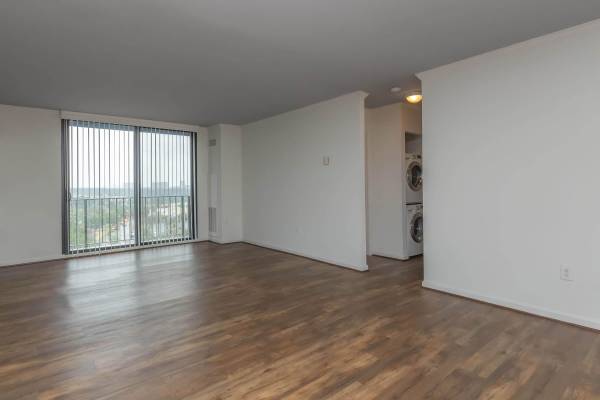 $2,202 / 2br - 1120ft2 - Encimeras de cuarzo elegantes, en Alexandria VA, 2 BD (250 S Whiting St, Alexandria, VA)63779464726531123