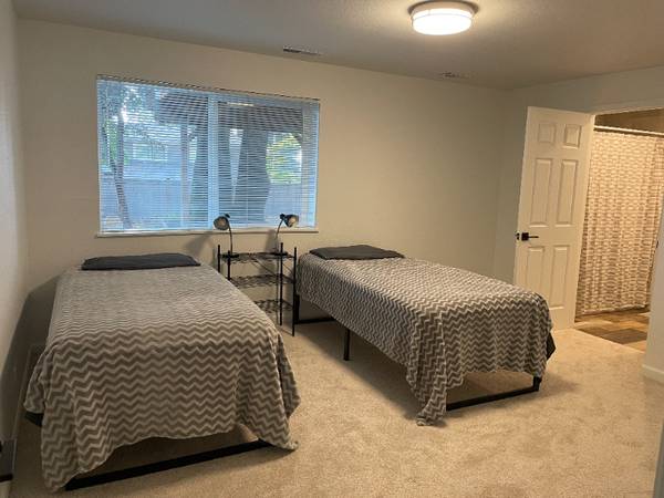 $1400.00 / 1br - Private Room for Rent – Kirkland (98033) – $1,400 (Utilities Included)63838110200707121
