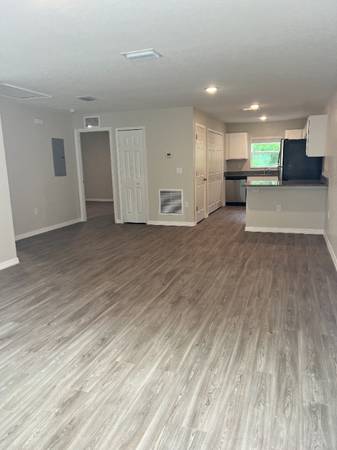 $1400.00 / 2br - 984ft2 - 2 Dormitorios, 2 Baños, Dúplex con Gran Patio!63861744720899123