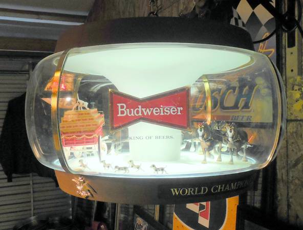 Budweiser Rotating Clydesdale Carousal 1