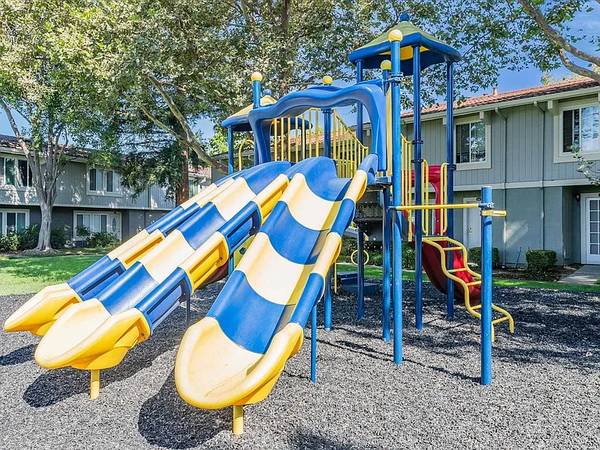 $3,300 / 3br - 1130ft2 - Spacious 3-Bedroom Townhome (dublin / pleasanton / livermore)64045196692482121