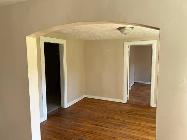 $1,100 / 3br - Rental (Hendersonville)64029373935747124