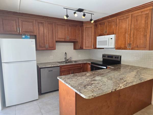 $2,400 / 2br - 1250ft2 - 2/2.5 DELRAY OAKS TOWN HOME (DELRAY BEACH)64001848652802122