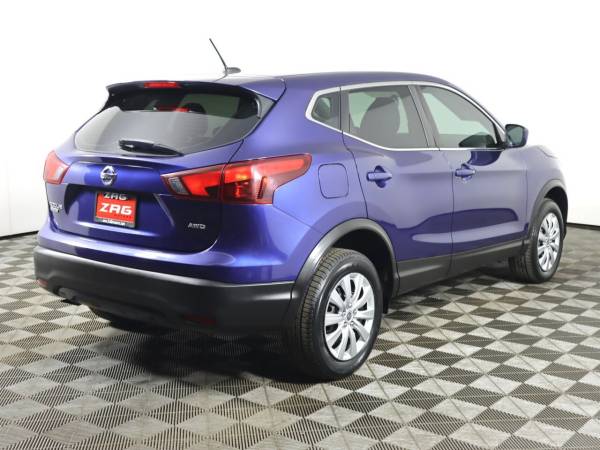 2018 Nissan Rogue Sport - $16,695 (_Nissan_ _Rogue Sport_ _Wagon_)63470611322627124