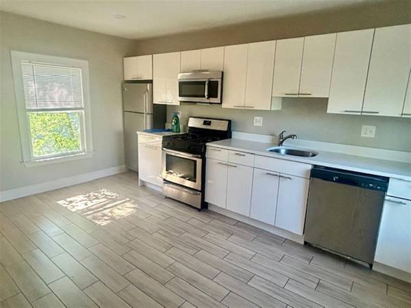 $3,600 / 2br - 13 Pleasant St (Cambridge)63699196721283121
