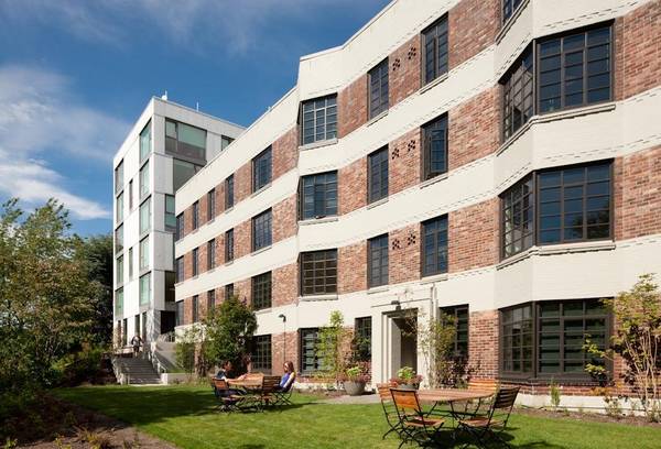 $3,395 / 1br - 848ft2 - Hardwood floors throughout, Natural wood floors (Capitol Hill)63688425283075122