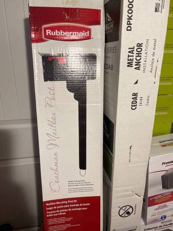 Rubbermaid Coachman Mailbox Post Black MB122B New!!! 1
