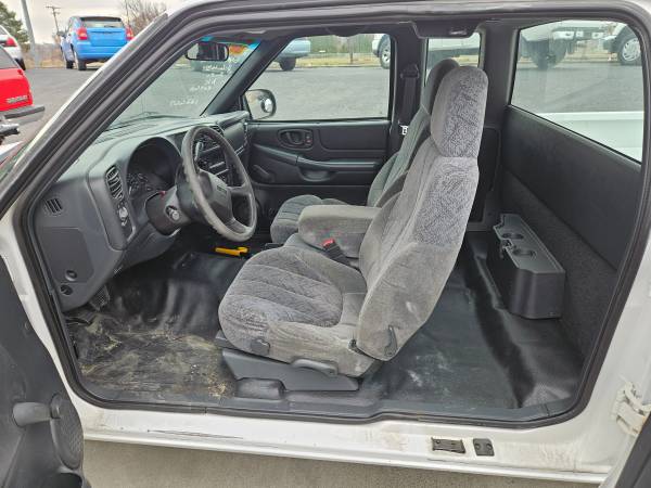 UN SOLO PROPIETARIO 2001 GMC SONOMA - $5.590 (richland)63470422028929122