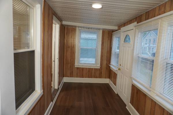 $1800.00 / 3br - 1152ft2 - Remodeled SFD Home with LOTS of Amenities is Available for Immediate O63694910230403122