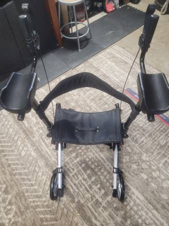 (Be your Walker )Roller Walker 1